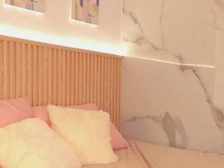 cosmic-brunette Live Webcam on CamSoda