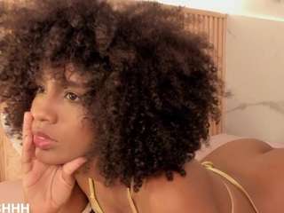 cosmic-brunette's CamSoda show and profile