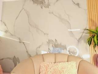 cosmic-brunette Live Webcam on CamSoda