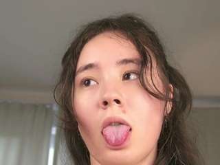 eleneeves Live Webcam on CamSoda