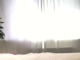 eleneeves webcam model