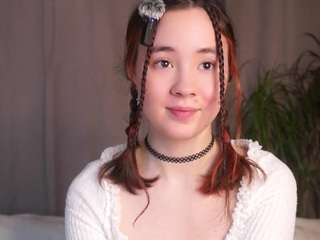 eleneeves's CamSoda show and profile