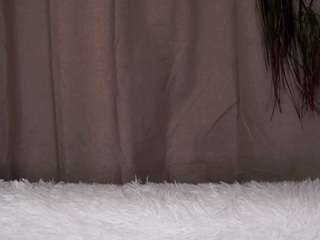 eleneeves's CamSoda show and profile