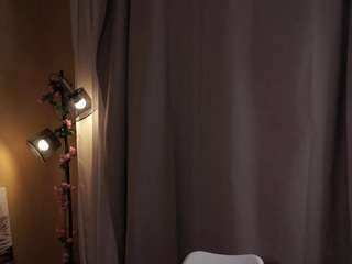 EleneEves live cam — ass, no drinking, toys