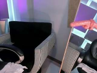mialaurence webcam