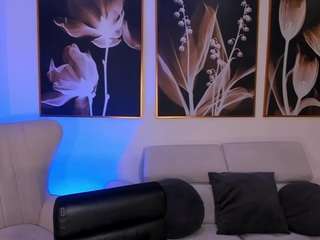 mialaurence webcam model
