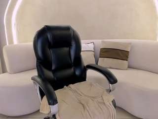 MiaLaurence live webcam on Soda Cams