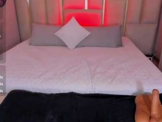 mialaurence's CamSoda show and profile