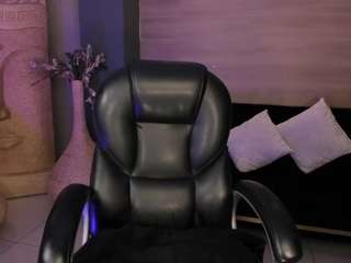 mialaurence's CamSoda show and profile