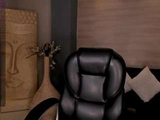 mialaurence's CamSoda show and profile