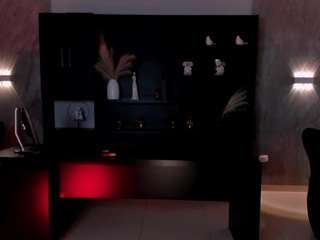 mialaurence