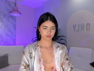 MiaLaurence