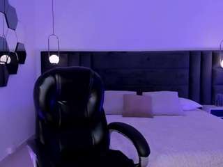 MiaLaurence