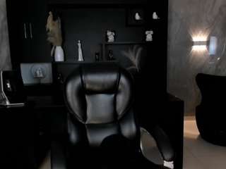 mialaurence