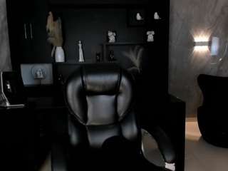 mialaurence