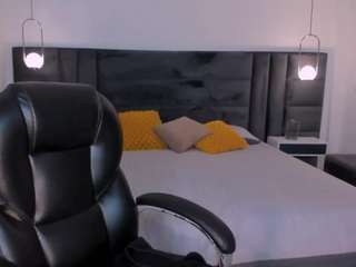mialaurence