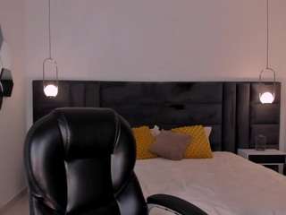 mialaurence