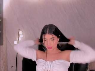 mialaurence live webcam show