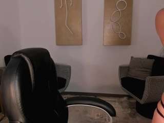 mialaurence