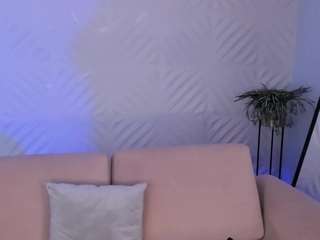 MiaLaurence live cam preview