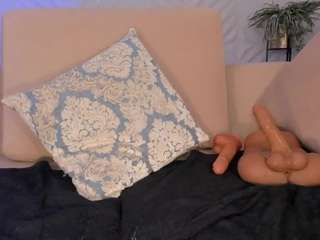 MiaLaurence