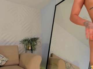 MiaLaurence
