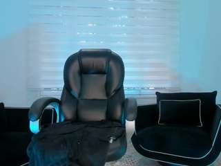 MiaLaurence