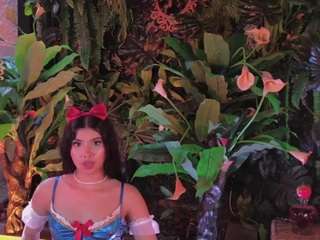 MiaLaurence