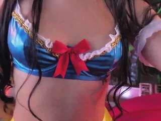 MiaLaurence
