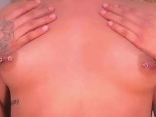 MiaLaurence