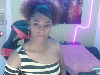 tayra-20's CamSoda show and profile