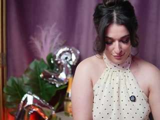 le modèle emmadallas est en webcam porno dans un show sur le site camsoda, il possède les tags suivants: anal,anal toys,average,black hair,blowjob,dildo or vibrator,foot fetish,full nudity,smoking,hd