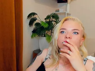 ErleneFears's Live Sex Cam Show