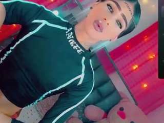 isabellalatingirs's CamSoda show and profile