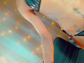 isabellalatingirs's CamSoda show and profile