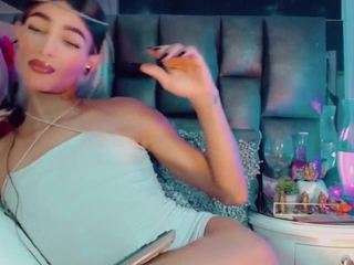 isabellalatingirs webcam