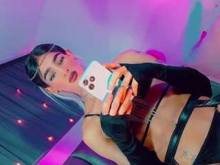 isabellalatingirs webcam