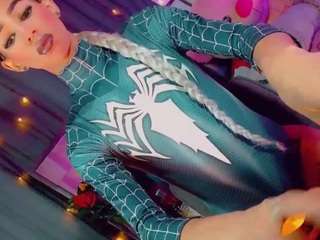 isabellalatingirs's CamSoda show and profile