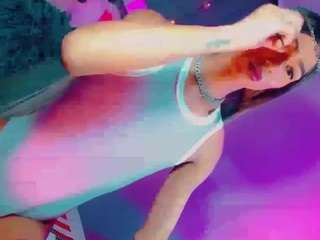 isabellalatingirs live cam profile