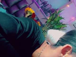 isabellalatingirs webcam