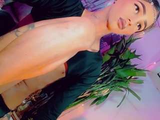 isabellalatingirs webcam