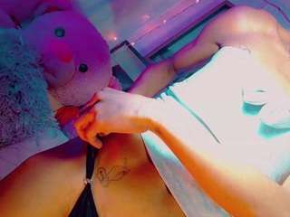 isabellalatingirs webcam