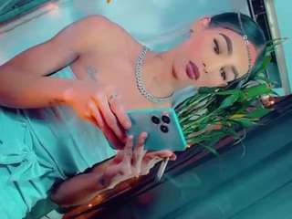 isabellalatingirs webcam