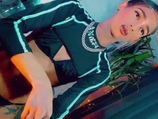 isabellalatingirs webcam