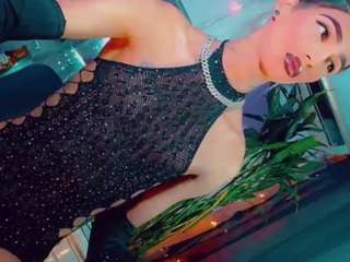 isabellalatingirs webcam