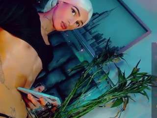 Acest model este live acum. isabellalatingirs