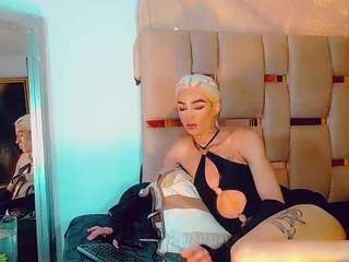 isabellalatingirs live cam preview