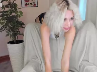 kylie-Reys's Live Sex Cam Show