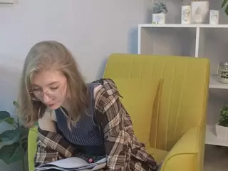LoraBiers's Live Sex Cam Show