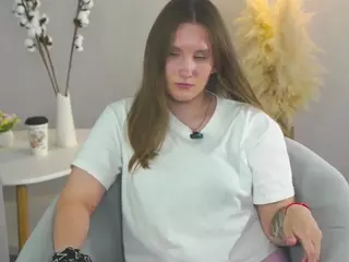 MoiraAllston's Live Sex Cam Show